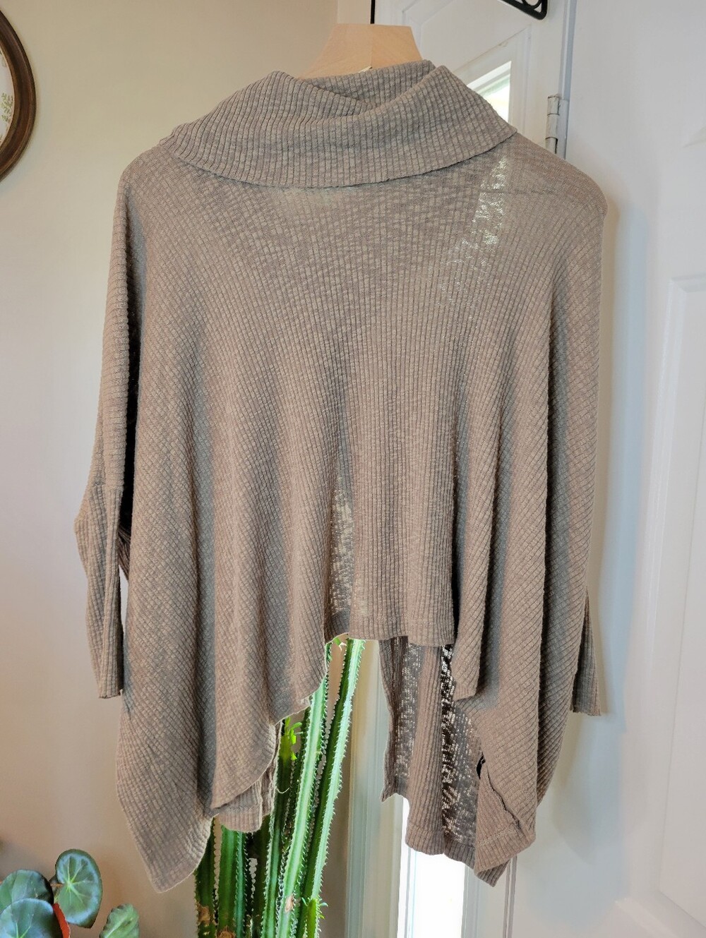 Free People Beach World Traveler Open Split-Back Cowl Neck Sweater Size Medium